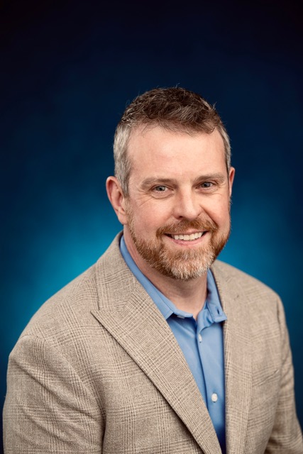 Headshot of Andrew Marshall
